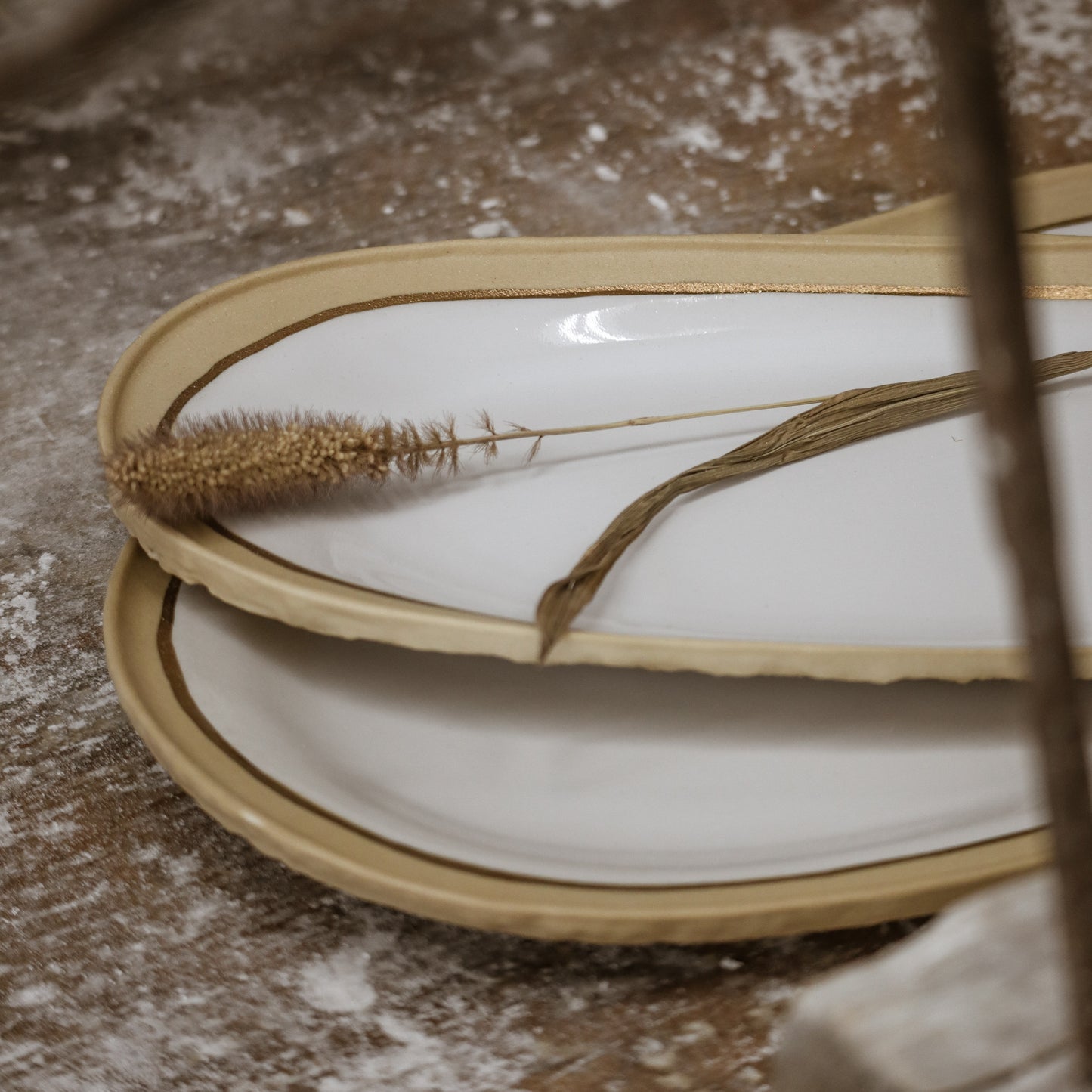 Narrow Platter NOSSE UBUNTU 30 cm Aura Gold
