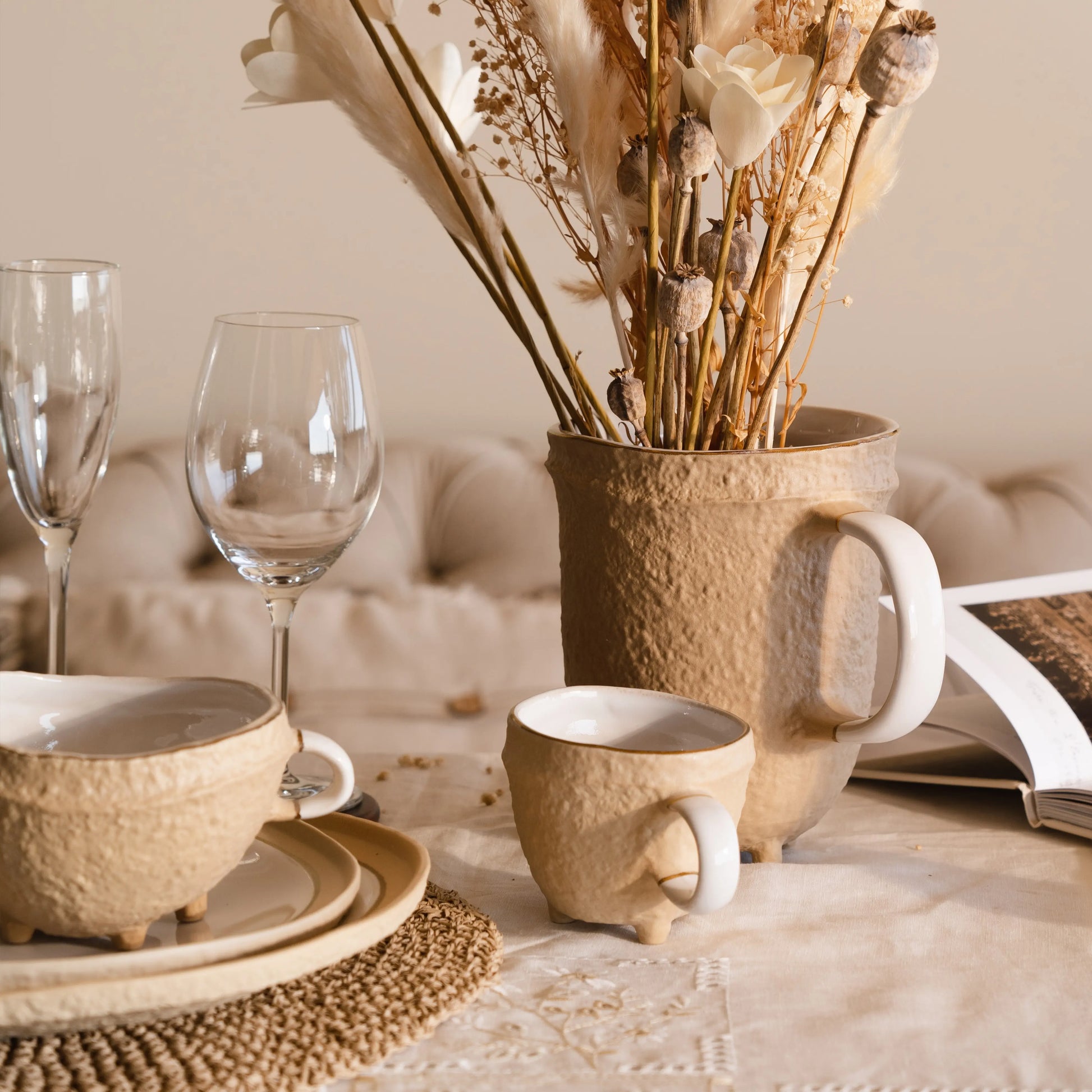 Nosse Ubuntu collection – dessert plate, bowl, and mug in Aura Gold finish