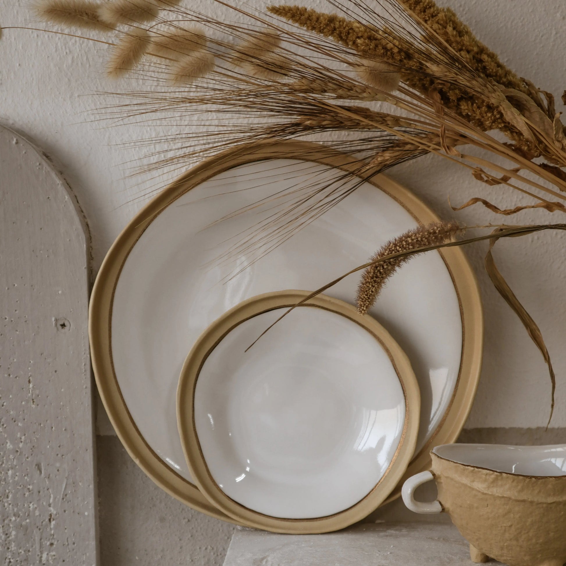 Nosse Ubuntu collection tableware in Aura Gold – Portuguese modern ceramics